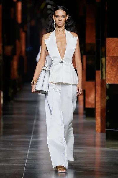 Look 2